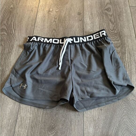 Under armour girls play up solid shorts - Picture 1 of 3